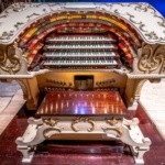 Grande stage pipe organ 2x