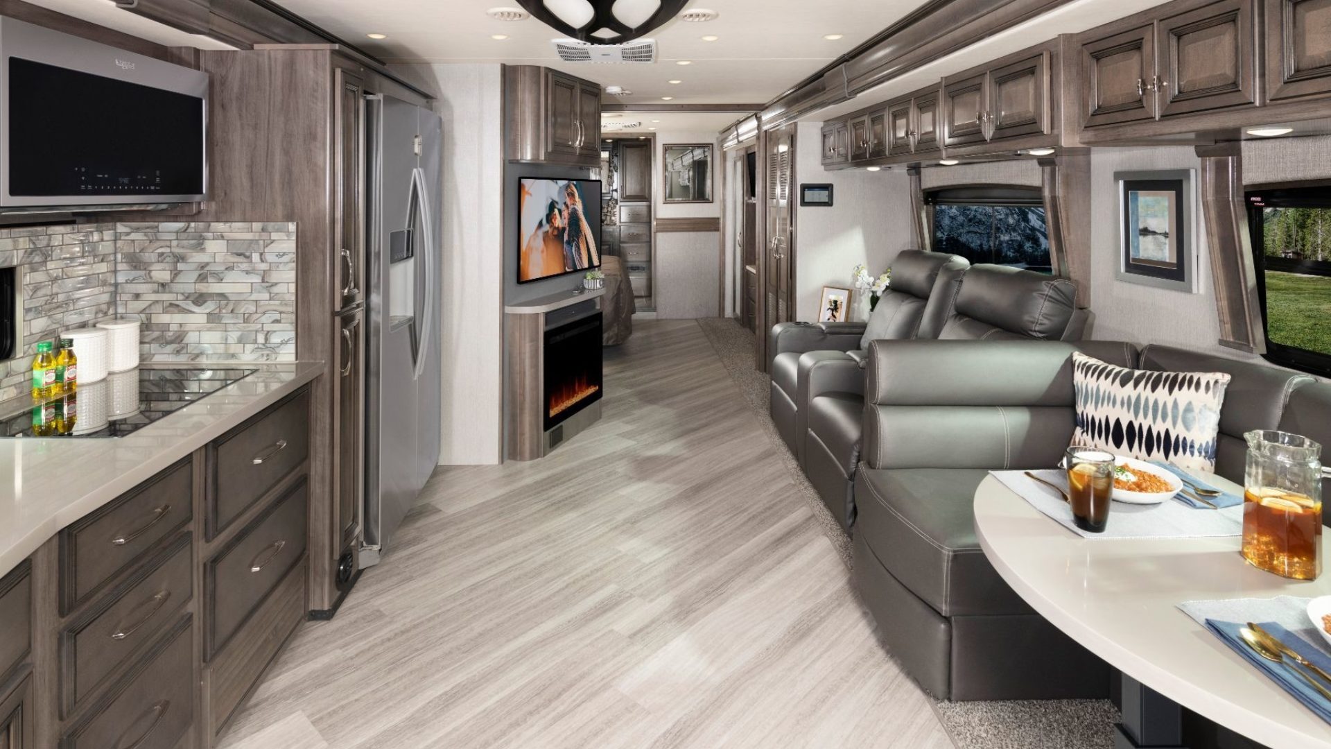 Navigator 38K Reflection Decor with Nutmeg