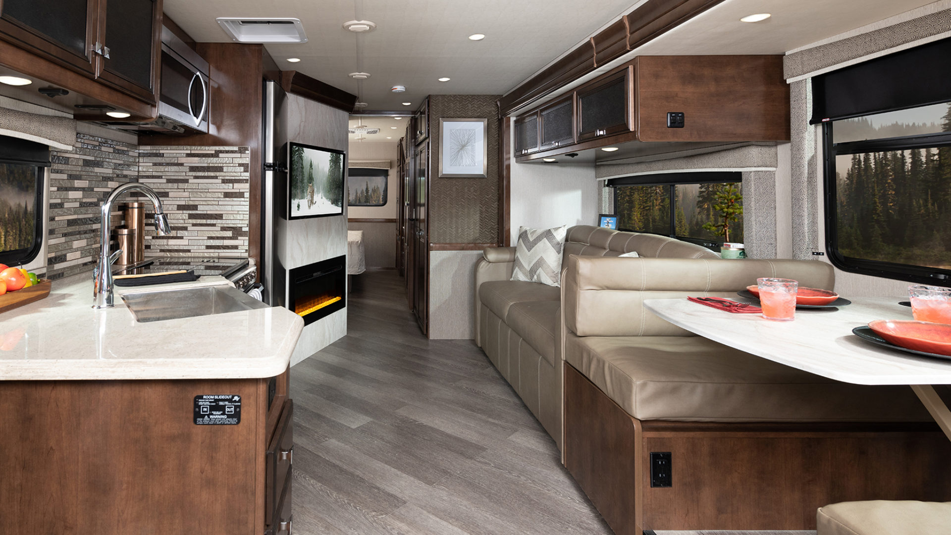 Invicta 34MB Biscotti Decor with Amber Cabinetry