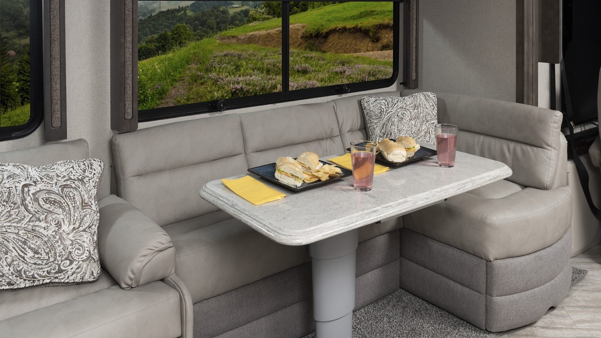 2 PA LXE 38 N mainshot Granite Cliff 7815 table