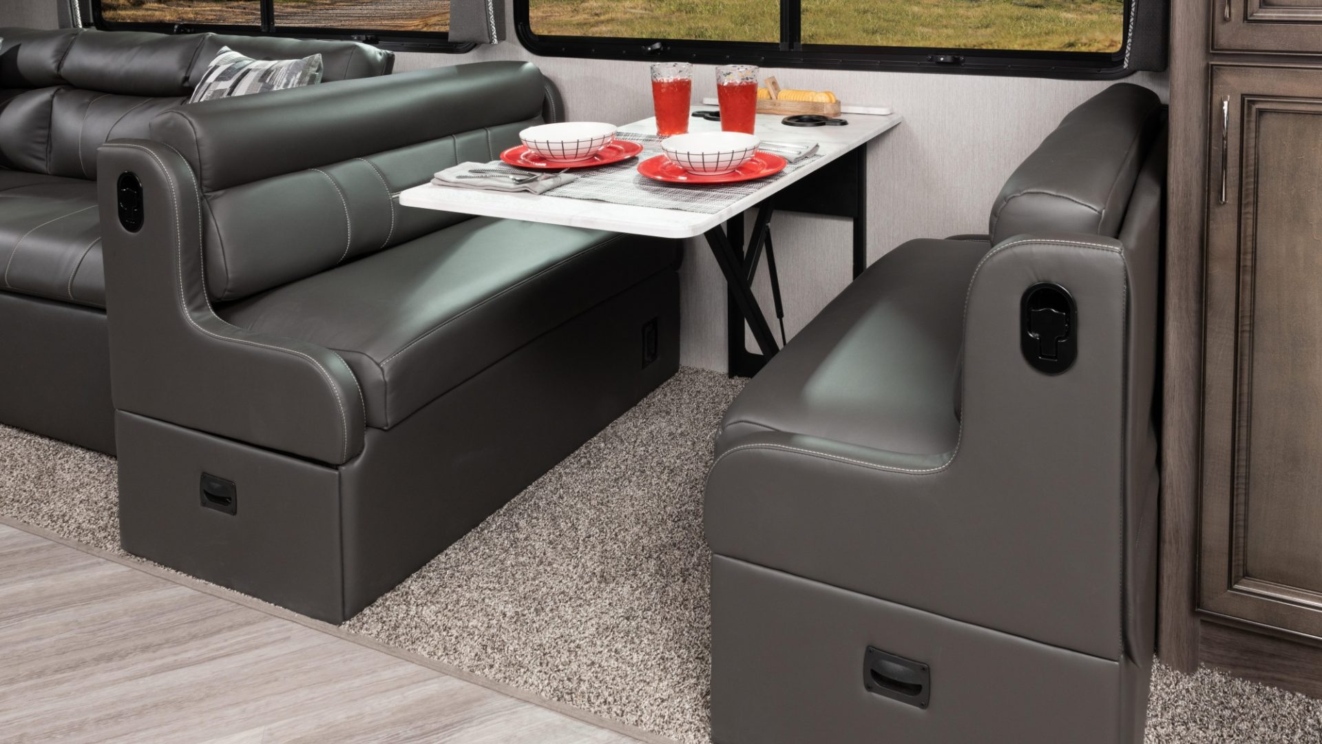 2 dinette VAC33 C Moonscape WW 5216