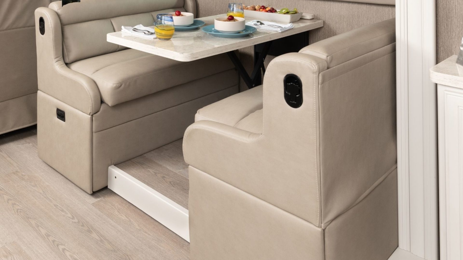 Nautica 35MS Copper Ridge Decor with Fossil Cabinetry