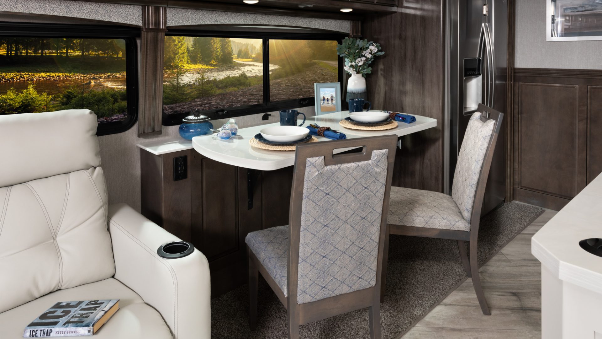 Discovery 36Q Enclave Decor with Greystone Cabinetry