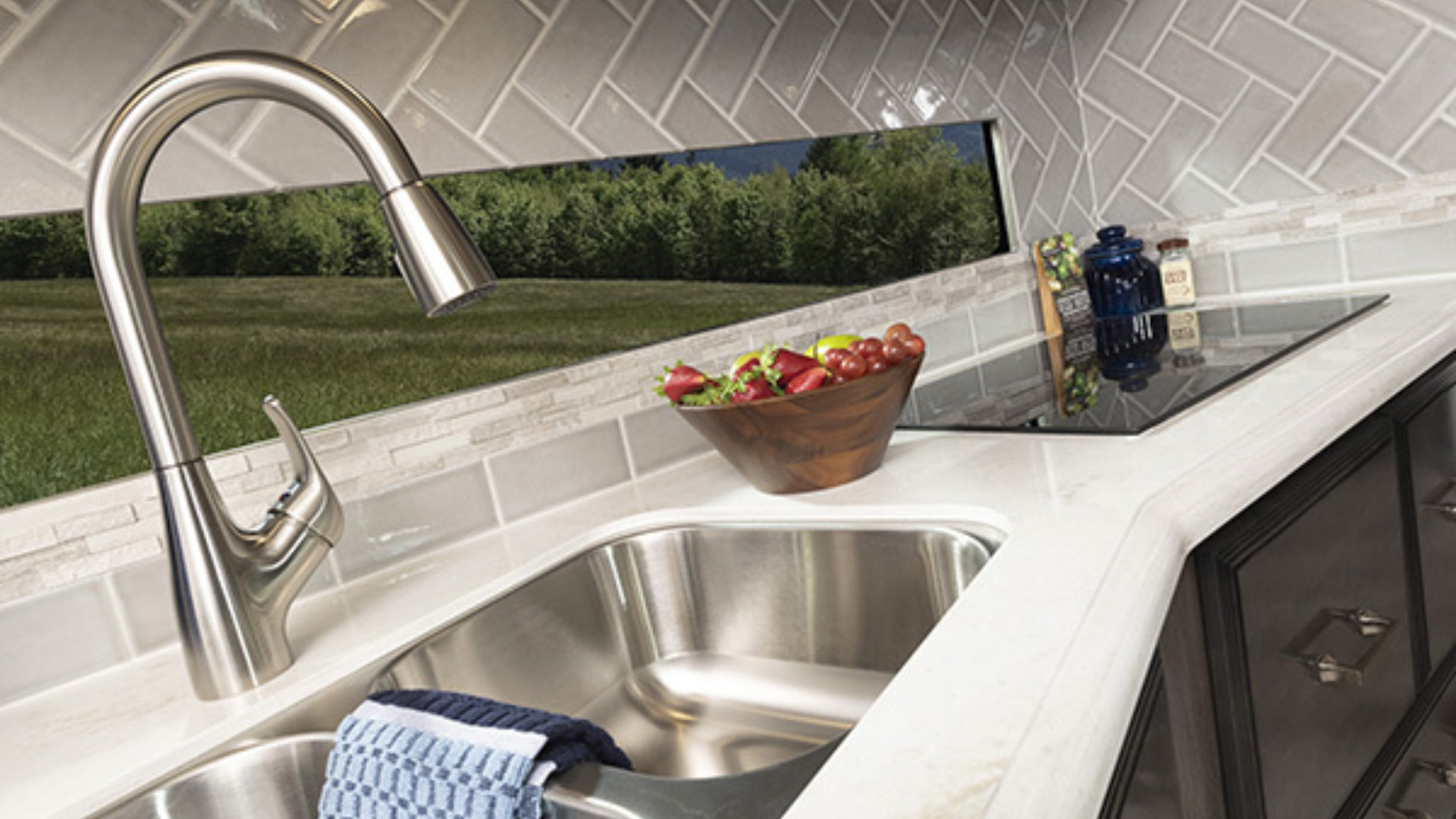 Southwind 35K Peppercorn Decor with Greystone Cabinetry
