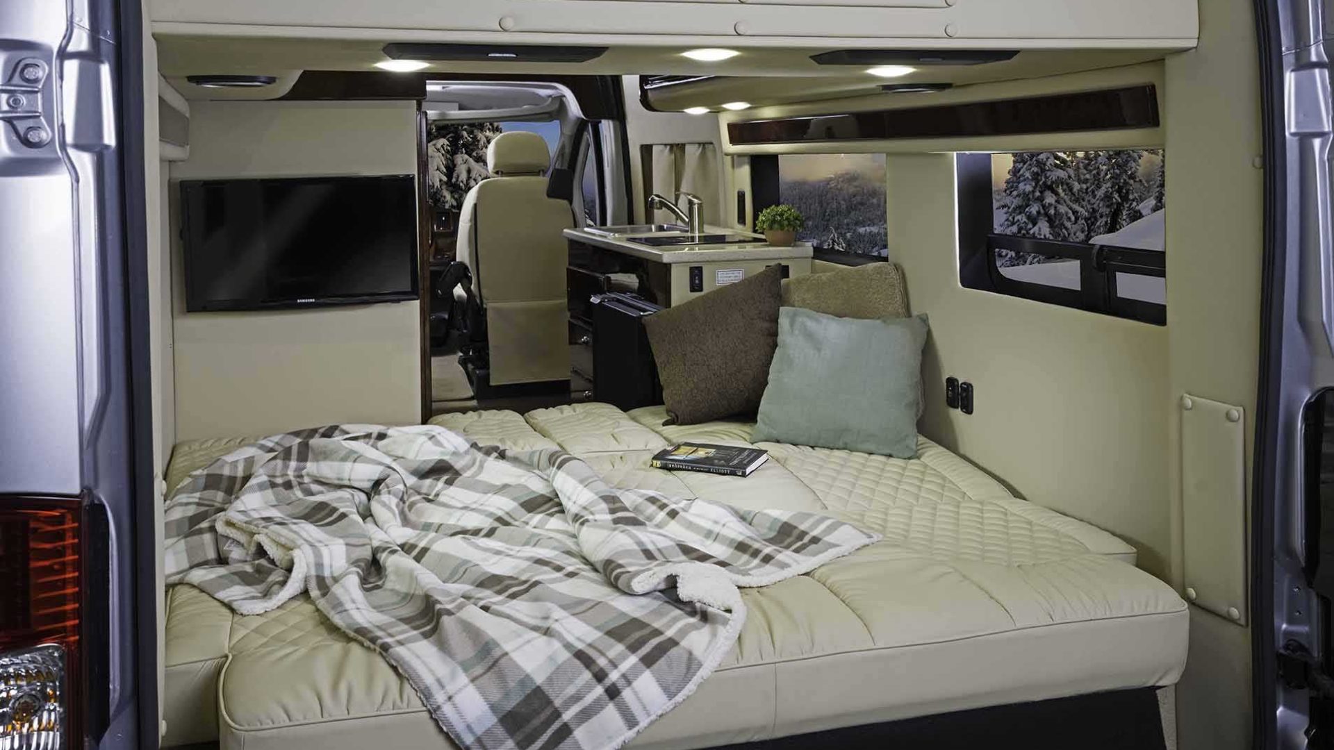 Easily convert the lounge for sleeping.