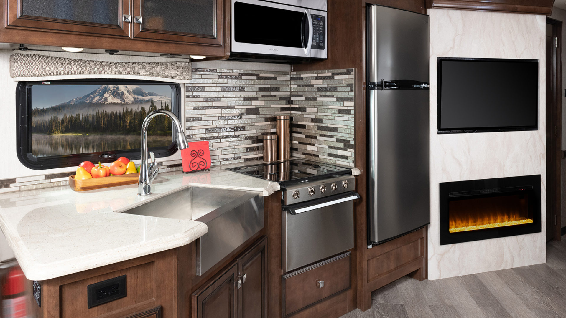 Invicta 34MB Biscotti Decor with Amber Cabinetry