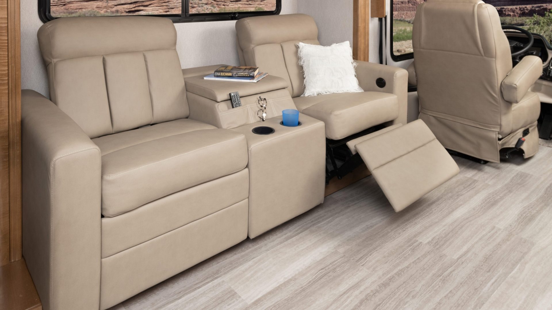 7 theatreseat Naut34 RX canvas bourbon MY22 6137open